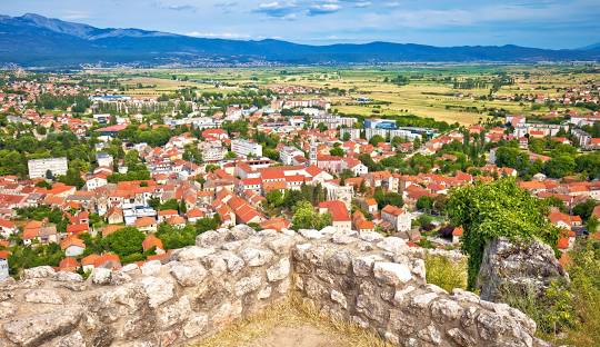 sinj